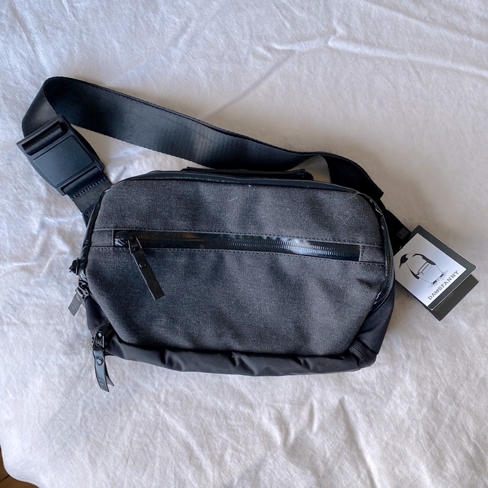 BNWT Dads Fanny diaper bag, “Night” color